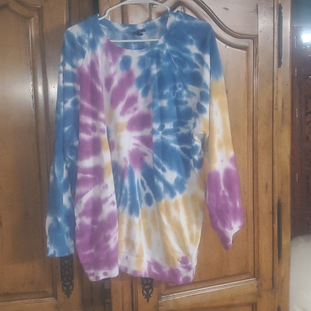 Torrid multi color tie-dye sweatshirt 3x worn once